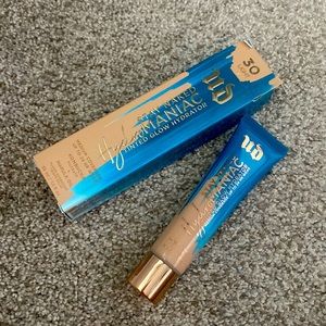 NIB Urban Decay- Stay Naked Hydromaniac Tinted Glow Hydrator. Color 30 (light).